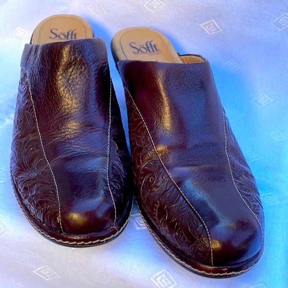 Sofft Leather Clogs - Picture 3 of 5